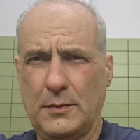 András