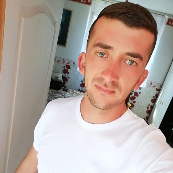 András11