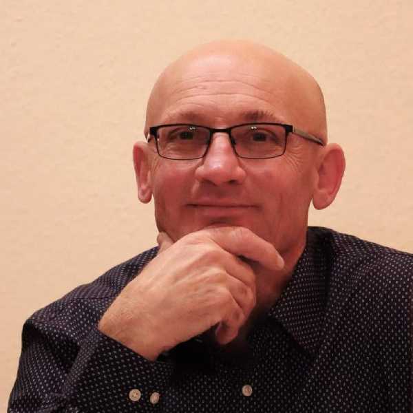 Zeneimádó