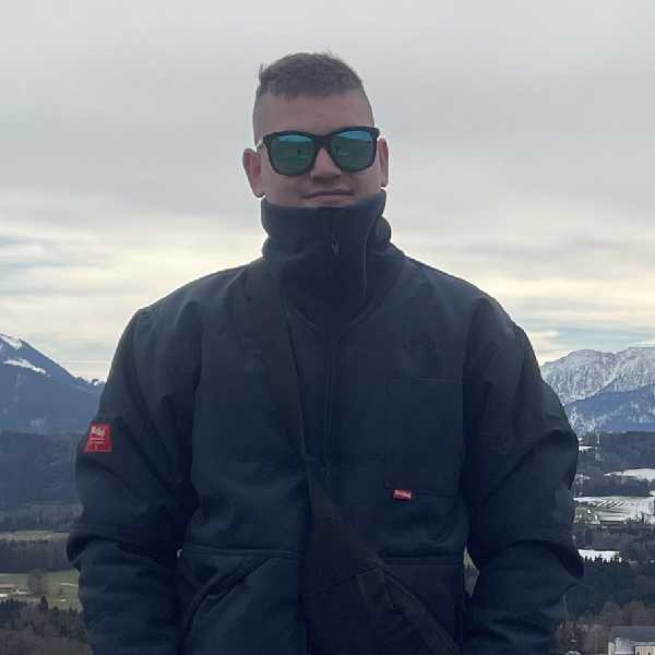 Ádám