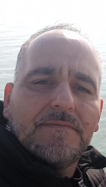 László