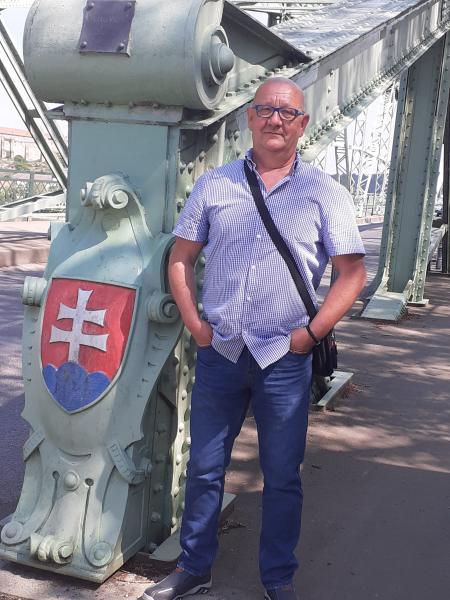 János