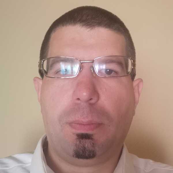 András.H