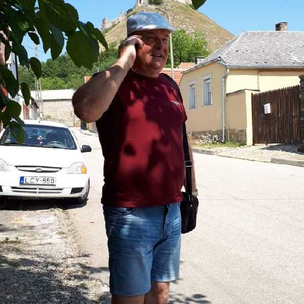 László