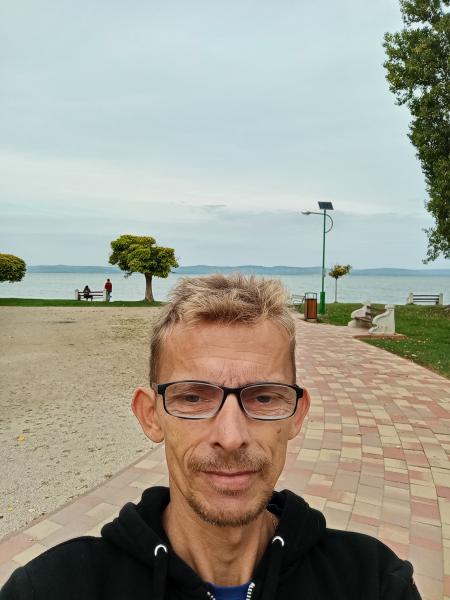Szilárd77