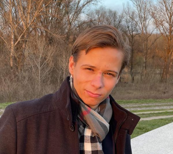 László