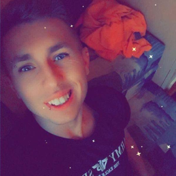László