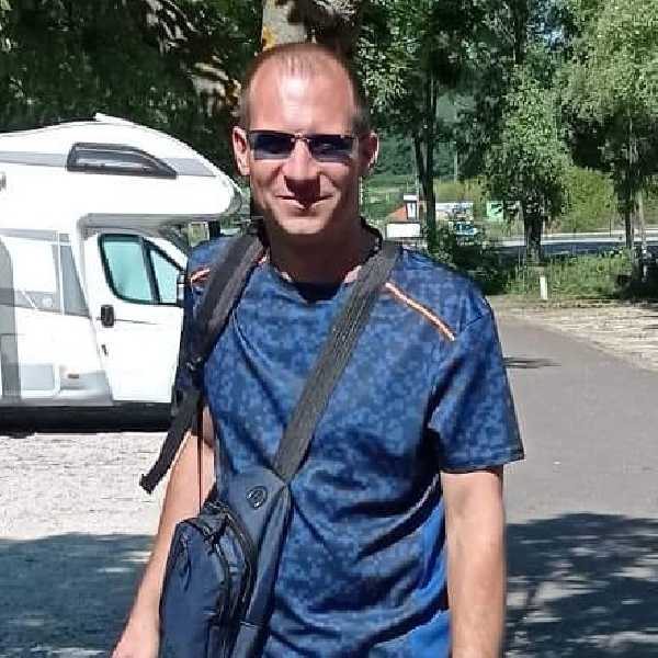 János