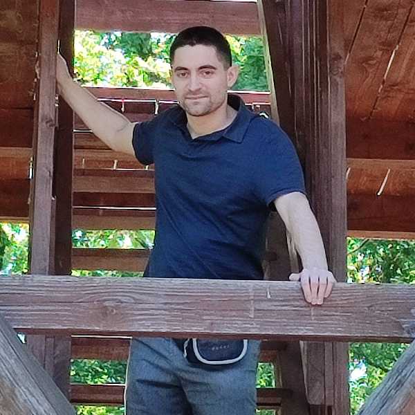 Ákos
