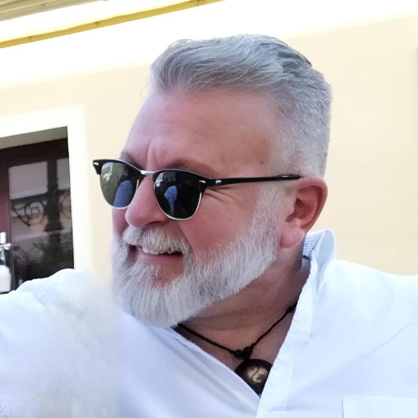 László