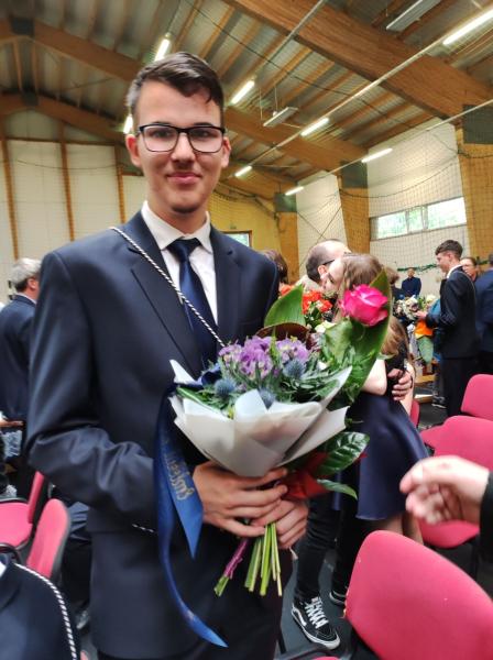 András