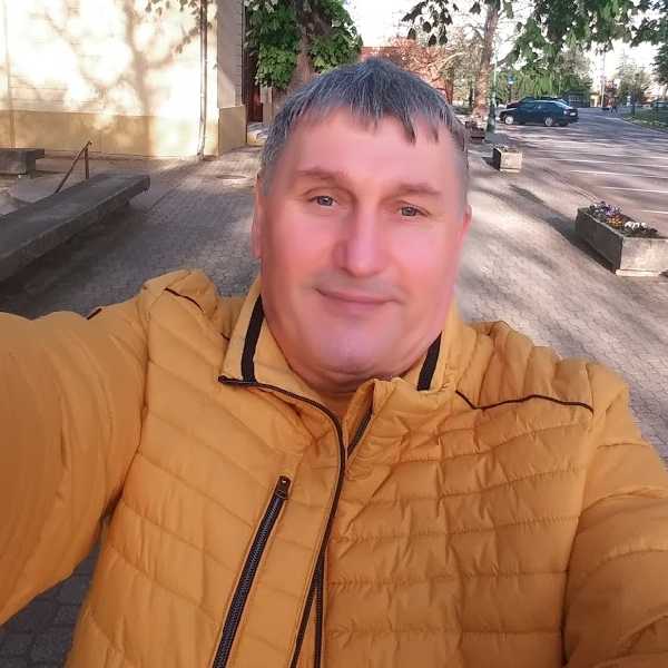 István 2021
