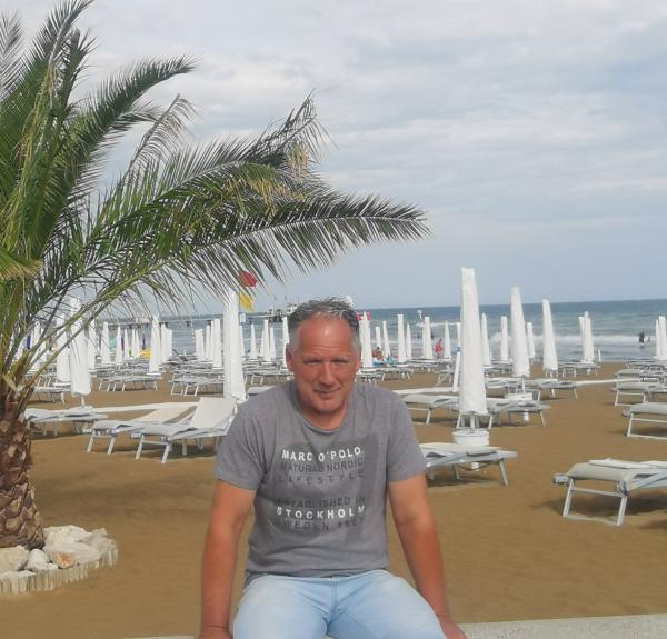 Péter