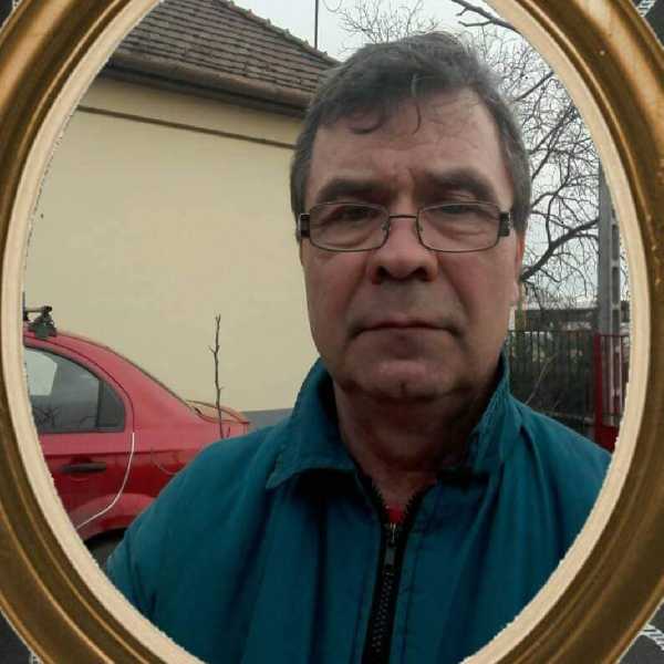 F József.