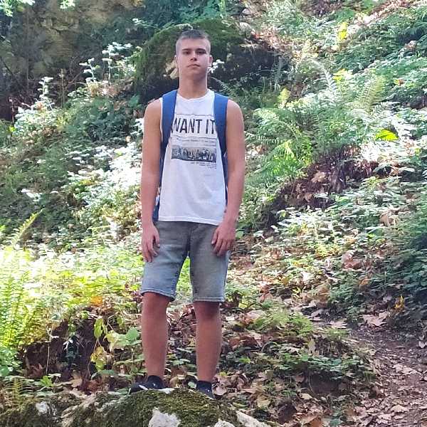 Ádám